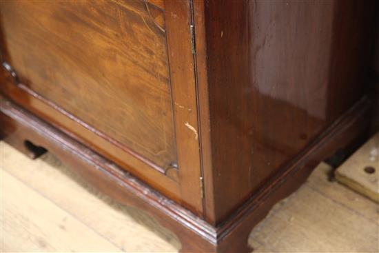 An Edwardian George III style mahogany breakfront library bookcase, W.9ft 2in. D.1ft 11in. H.8ft 6in.